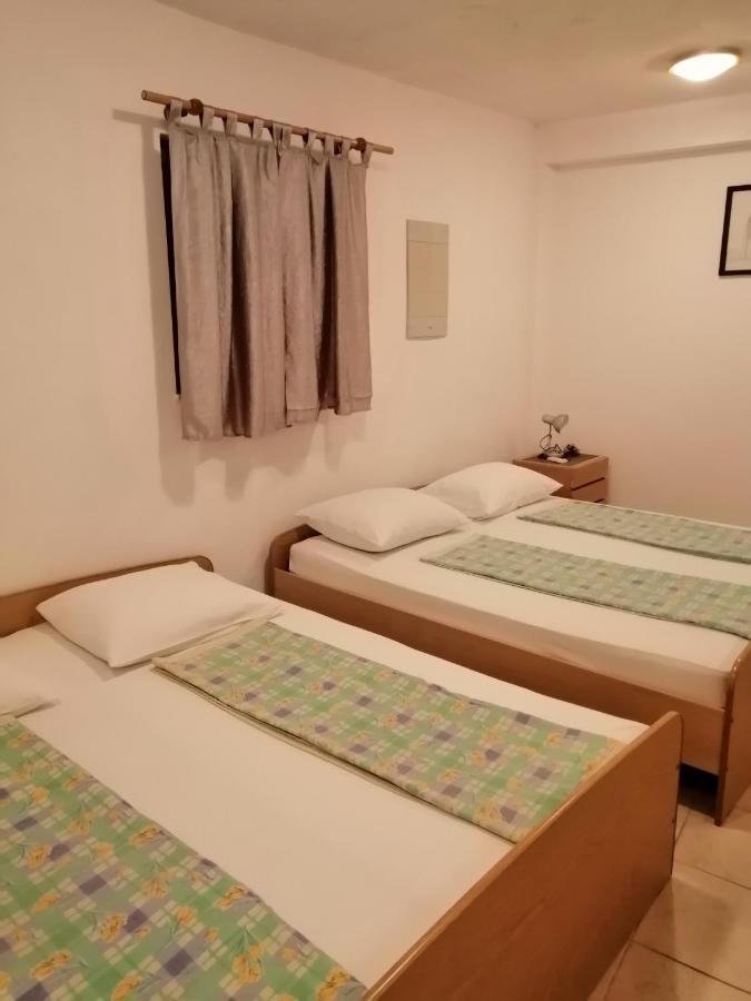Studio Apartmani Marinella Baska Voda Ruang foto