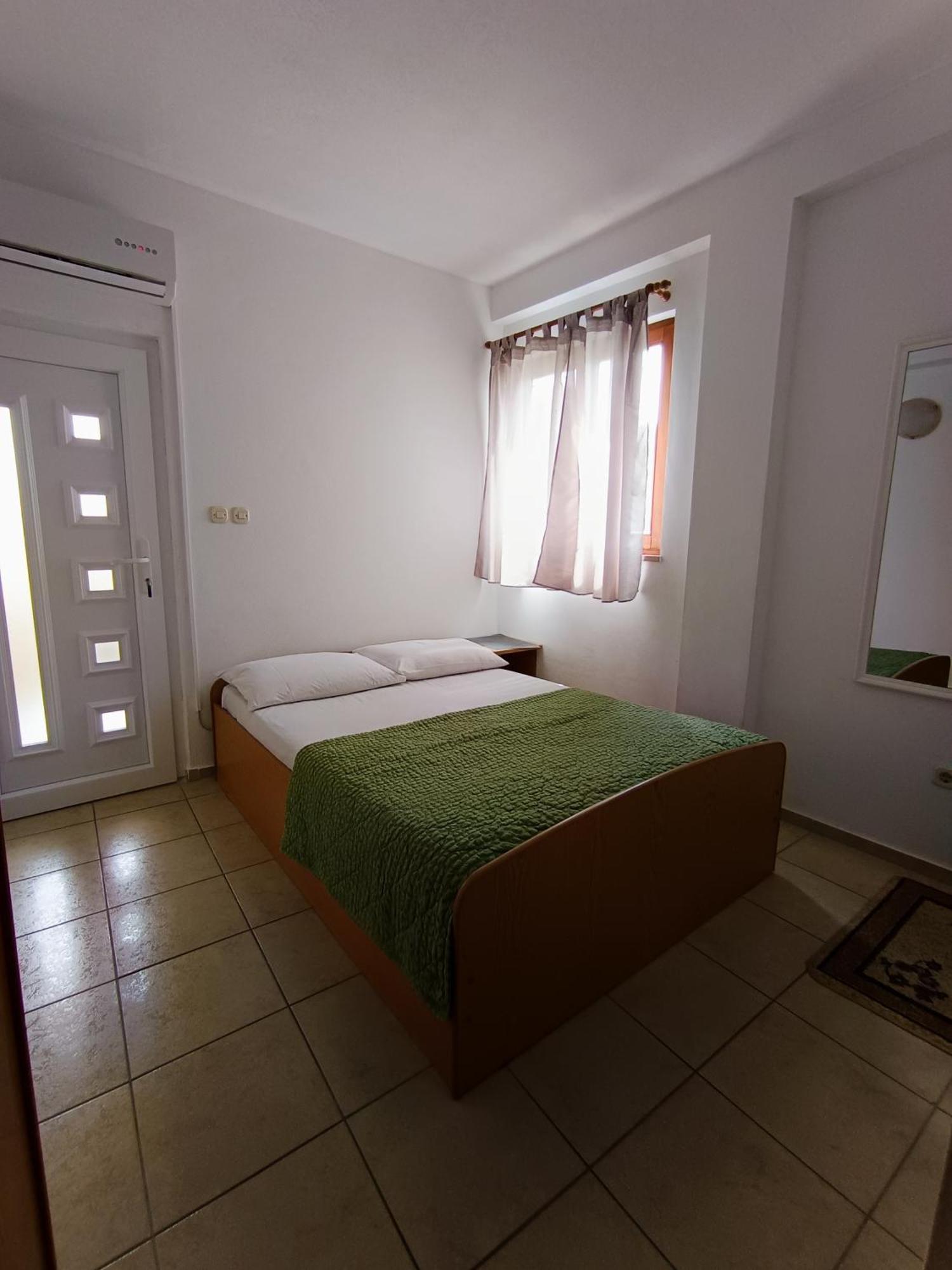 Studio Apartmani Marinella Baska Voda Ruang foto