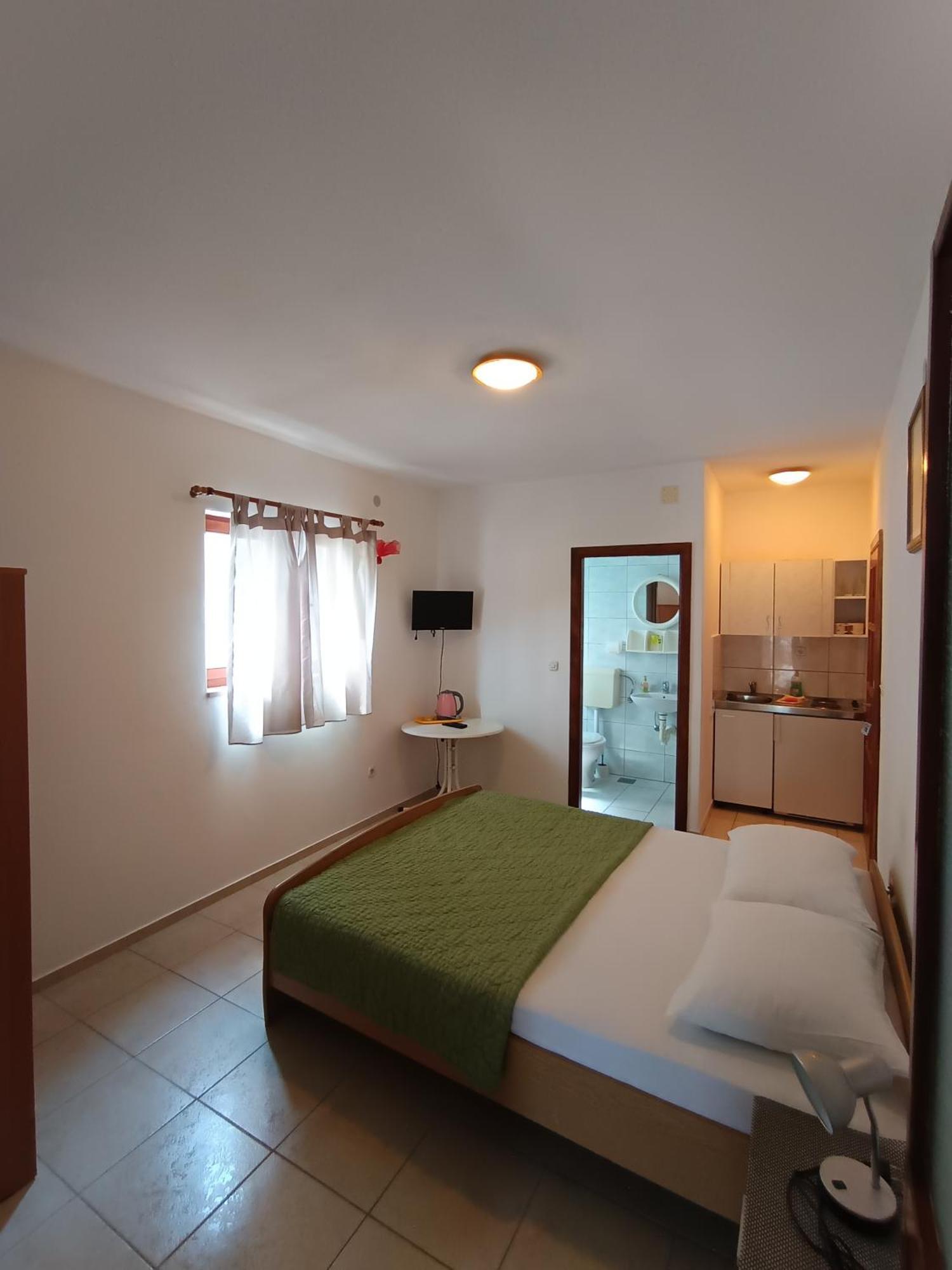 Studio Apartmani Marinella Baska Voda Ruang foto