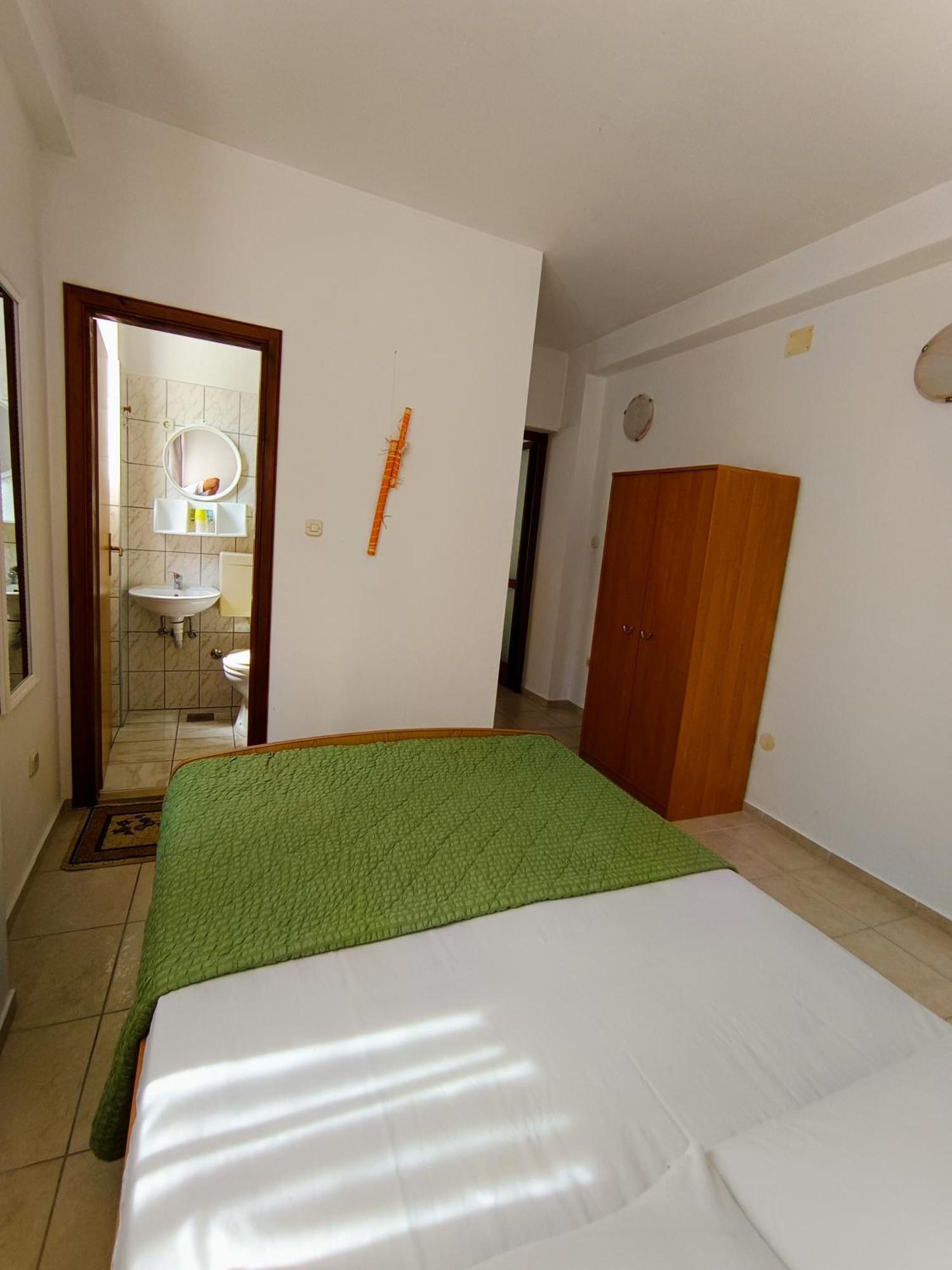 Studio Apartmani Marinella Baska Voda Ruang foto